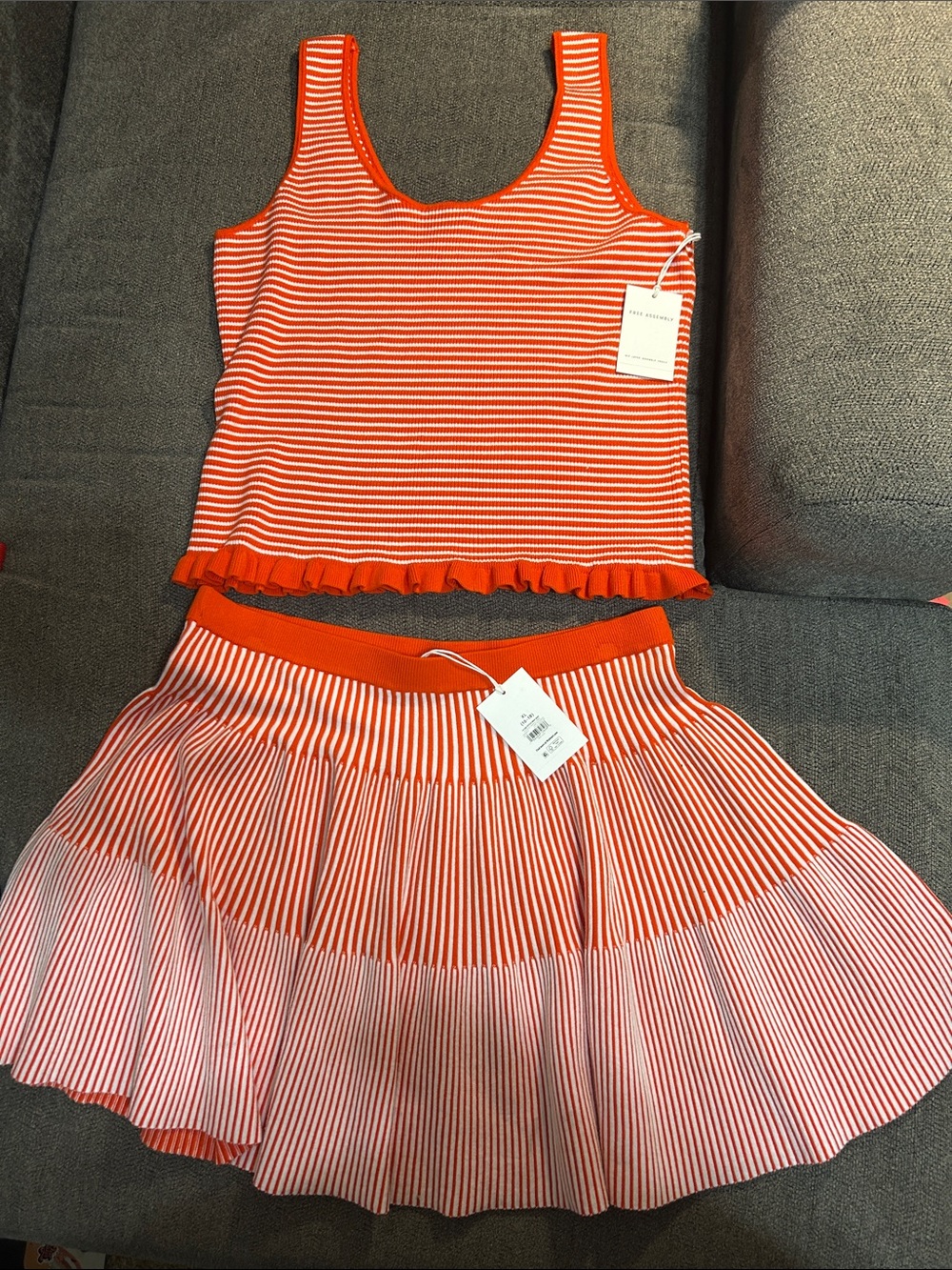 NWT Free Assembly 2 pc set Orange& White Knit Tank with pleated mini skirt. XL